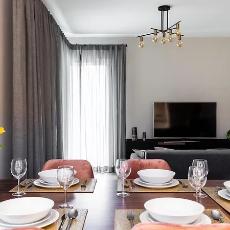 Pink Boutique 60m2 & Garage Apartament