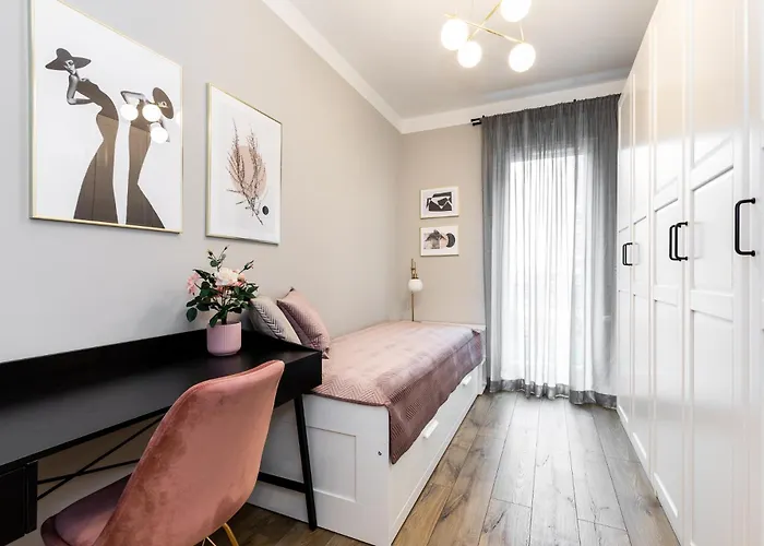 Pink Boutique 60m2 & Garage Krakkó